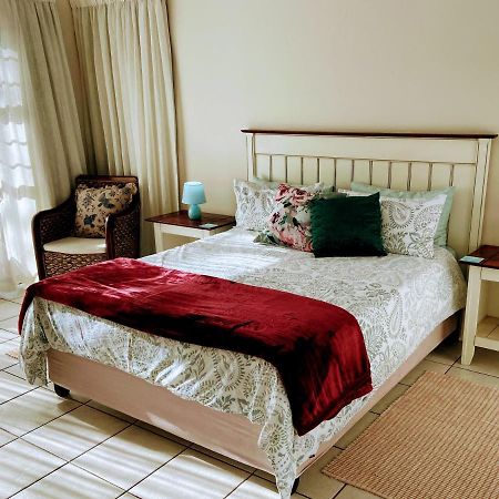 Sheilan House Hotel Порт Алфред Екстериор снимка